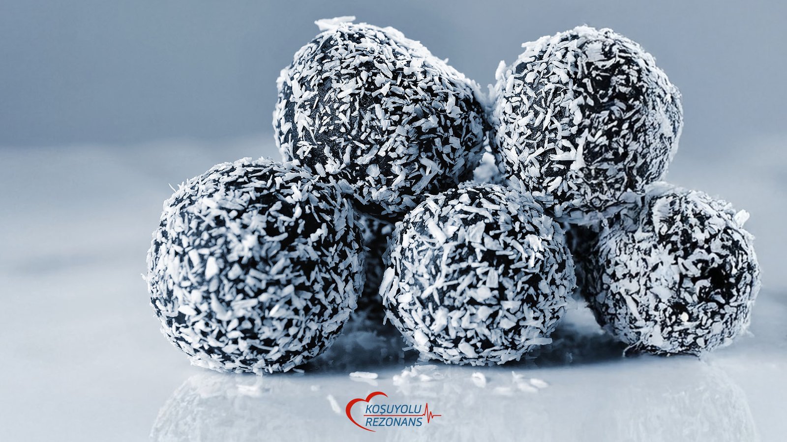 Avokadolu ve Kakao Tozu ile Çikolata Topları